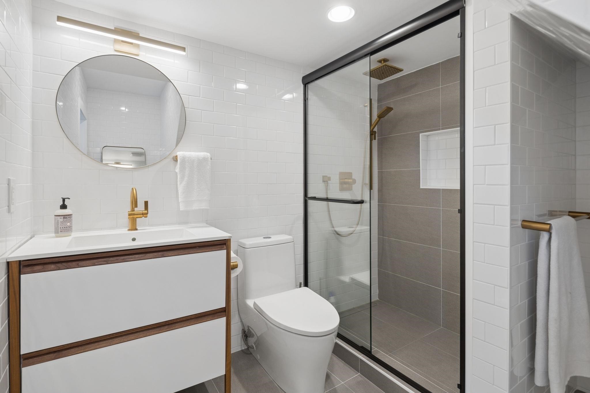 3137 24Th Avenue W, Vancouver, BC