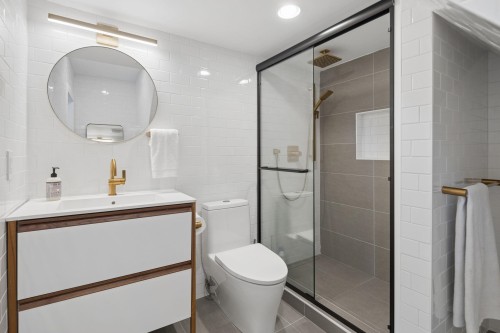 3137 24Th Avenue W, Vancouver, BC 