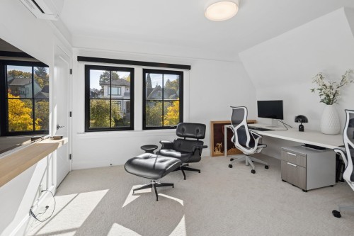 3137 24Th Avenue W, Vancouver, BC 
