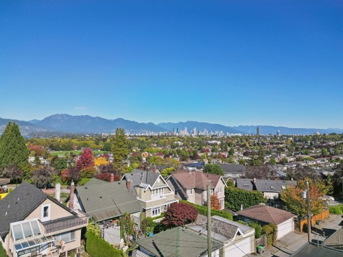 3137 24Th Avenue W, Vancouver, BC 