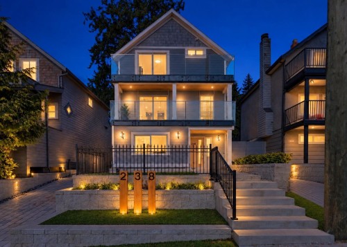 238 28Th Street E, North Vancouver, BC 