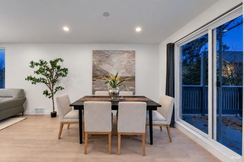 238 28Th Street E, North Vancouver, BC 