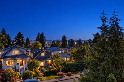 238 28Th Street E, North Vancouver, BC 