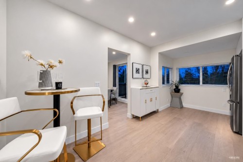 238 28Th Street E, North Vancouver, BC 