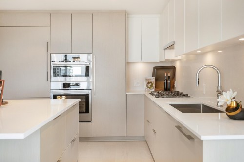 402-128 15th Street W North Vancouver, BC V7M 0H6