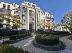 800-2528 Broadway E Vancouver, BC V5M 4V2