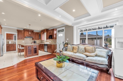 725 61St Avenue W, Vancouver, BC 