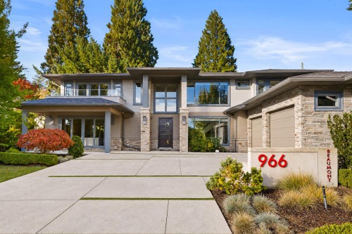 966 Beaumont Drive, North Vancouver, BC 