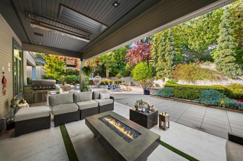 966 Beaumont Drive, North Vancouver, BC 