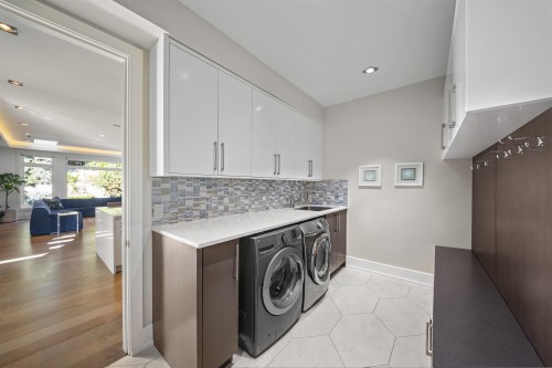 966 Beaumont Drive, North Vancouver, BC 