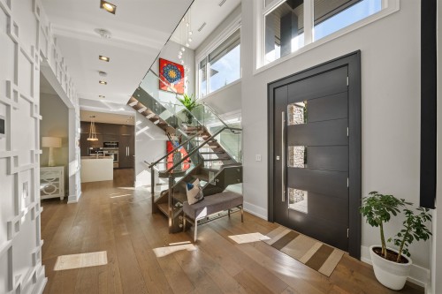 966 Beaumont Drive, North Vancouver, BC 