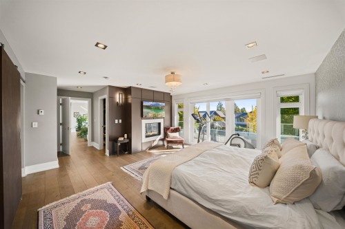 966 Beaumont Drive, North Vancouver, BC 