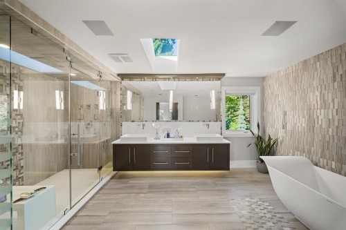 966 Beaumont Drive, North Vancouver, BC 