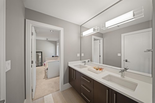 966 Beaumont Drive, North Vancouver, BC 