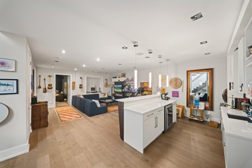 966 Beaumont Drive, North Vancouver, BC 