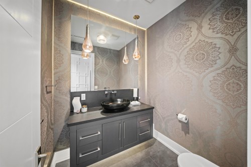 966 Beaumont Drive, North Vancouver, BC 