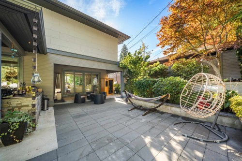 966 Beaumont Drive, North Vancouver, BC 