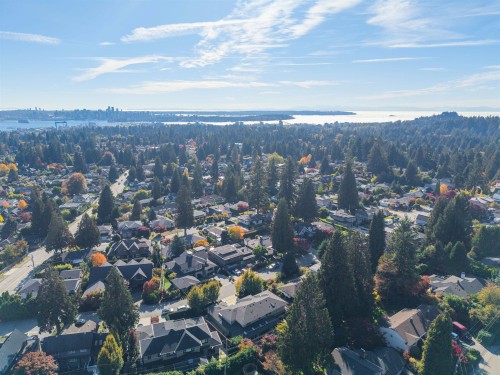 966 Beaumont Drive, North Vancouver, BC 