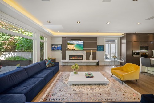 966 Beaumont Drive, North Vancouver, BC 