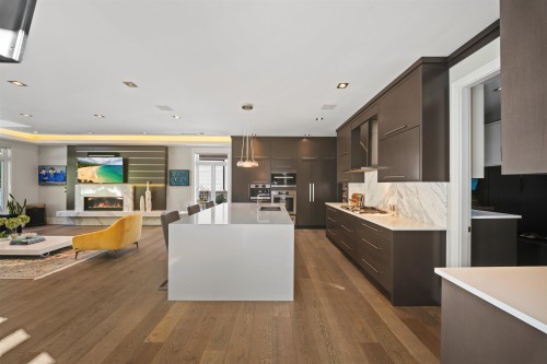 966 Beaumont Drive, North Vancouver, BC 