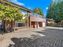 938 29th Street E North Vancouver, BC V7K 1B8