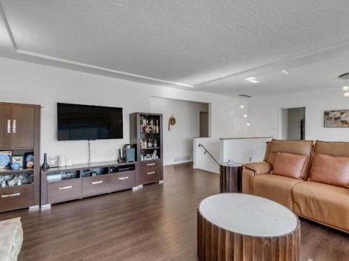 938 29Th Street E, North Vancouver, BC 
