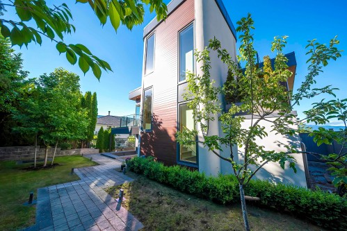 2863 King Edward Avenue W, Vancouver, BC 