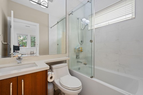 3475 24Th Avenue W, Vancouver, BC 