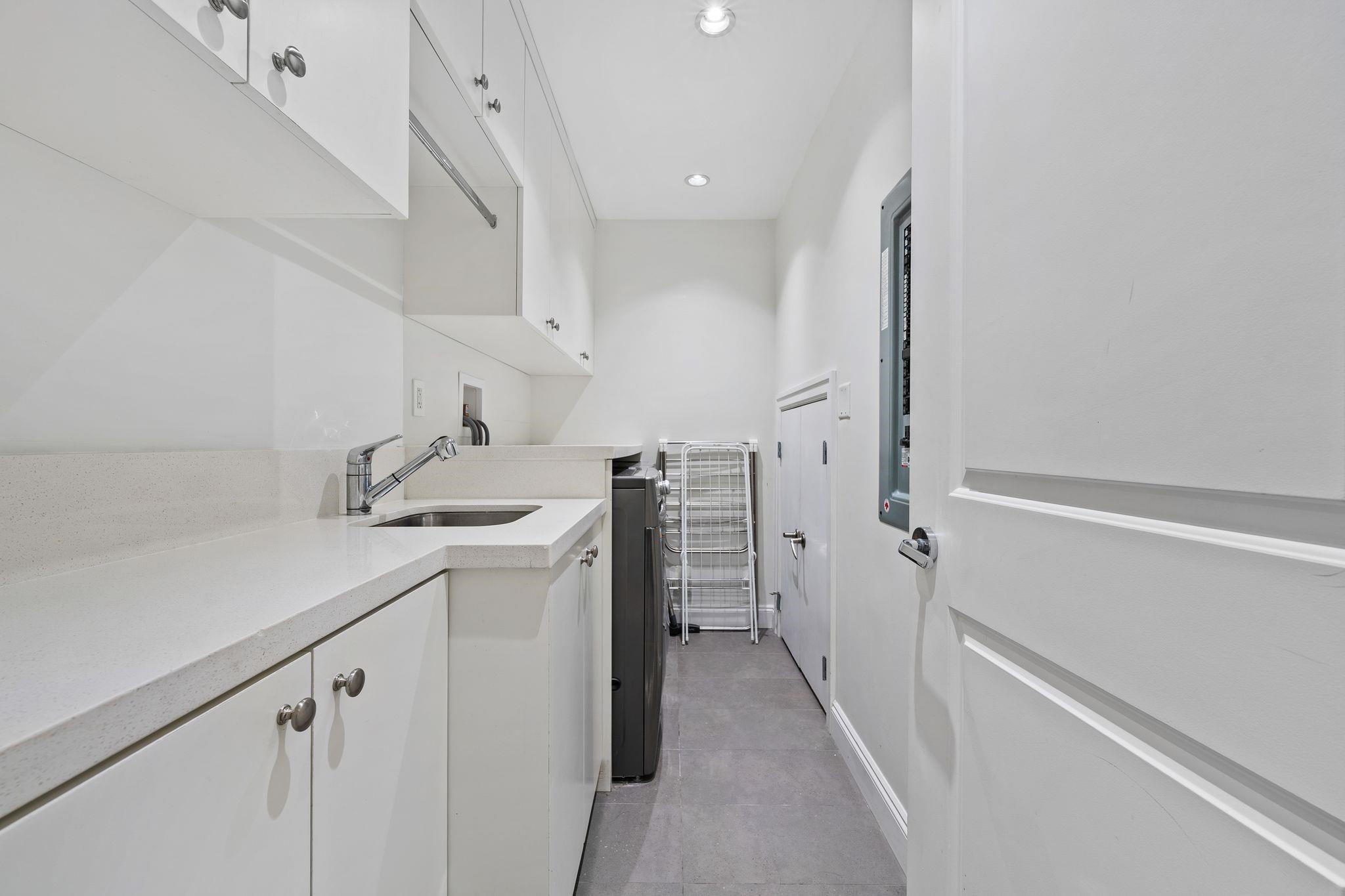 3475 24Th Avenue W, Vancouver, BC