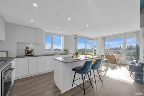 3301-2388 Madison Avenue  Burnaby, BC V5C 0K8