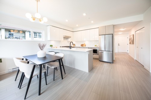 202-2277 Hawthorne Avenue  Port Coquitlam, BC V3C 1W7