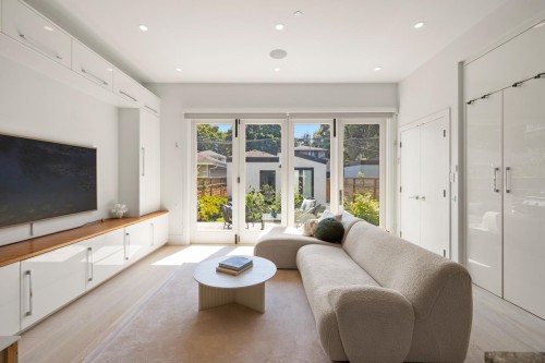 506 18Th Avenue E, Vancouver, BC 