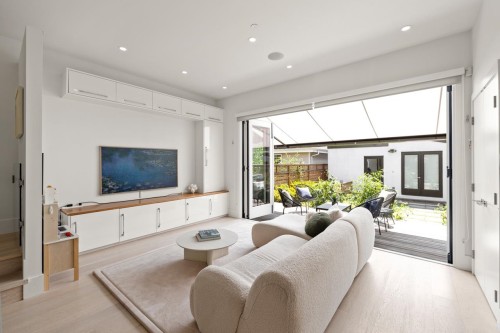 506 18Th Avenue E, Vancouver, BC 