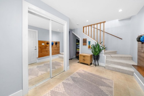 1147 Deep Cove Road, North Vancouver, BC 