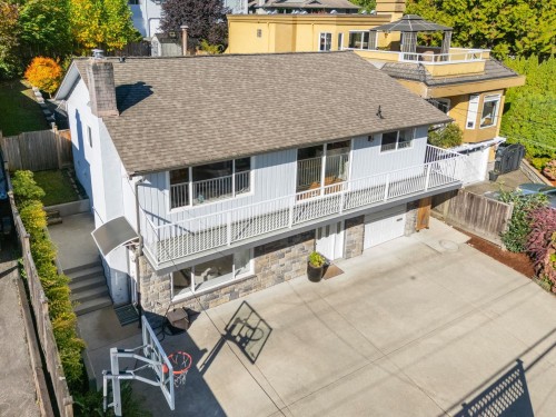 1147 Deep Cove Road, North Vancouver, BC 