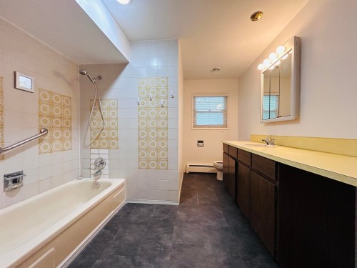 1404 Winslow Avenue, Coquitlam, BC 