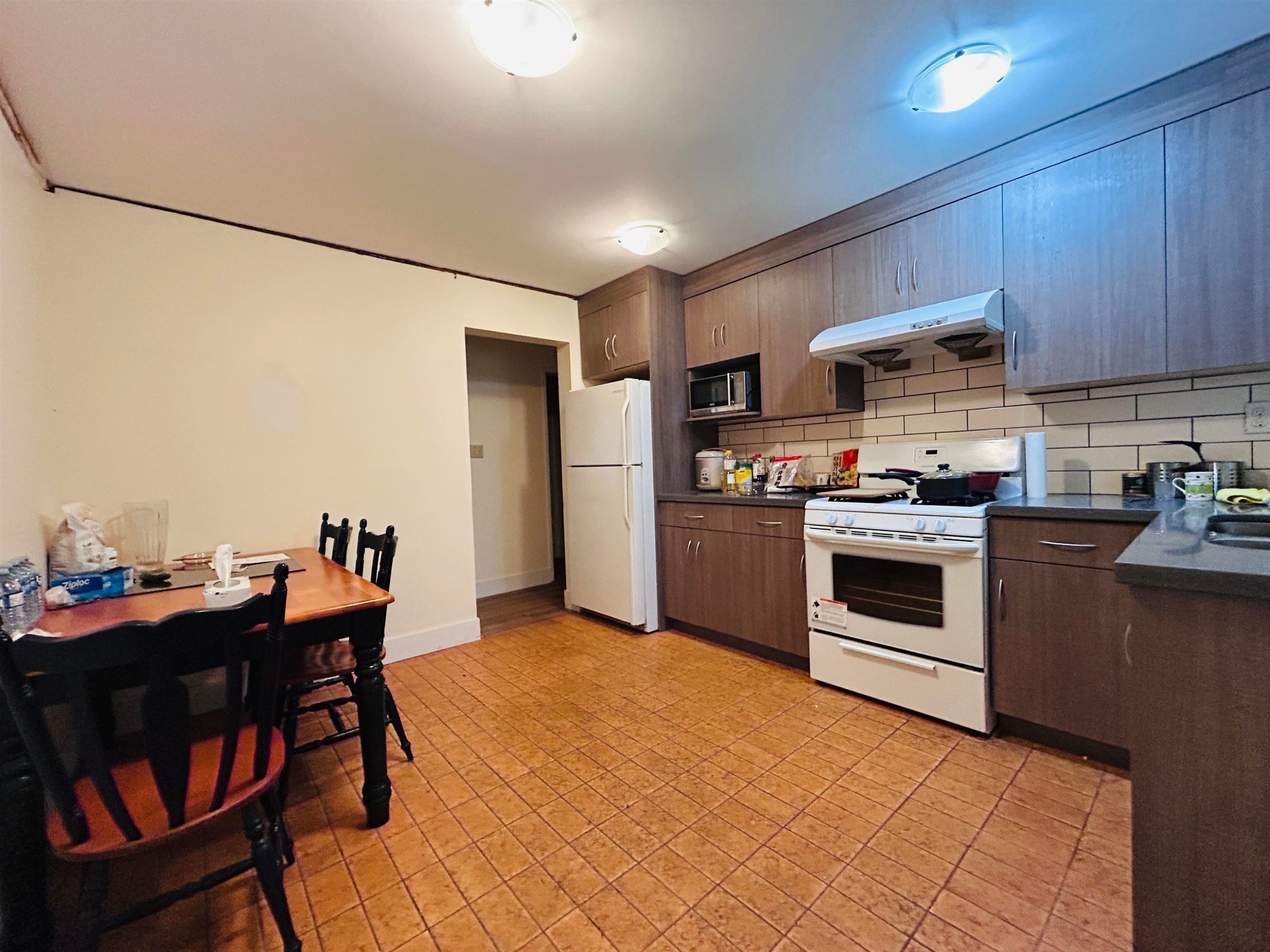 1404 Winslow Avenue, Coquitlam, BC