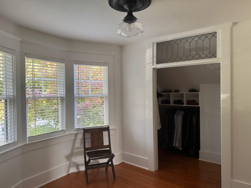 121 27Th Street E, North Vancouver, BC 