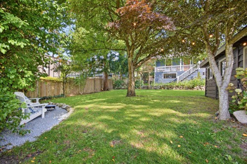 121 27Th Street E, North Vancouver, BC 