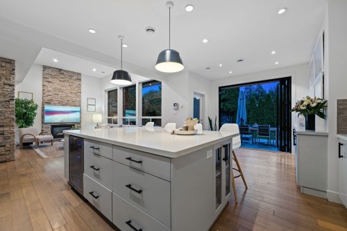 2775 Lyndene Road, North Vancouver, BC 