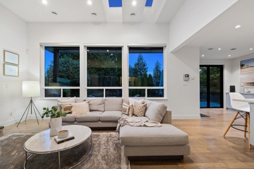 2775 Lyndene Road, North Vancouver, BC 