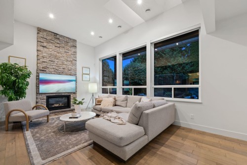 2775 Lyndene Road, North Vancouver, BC 