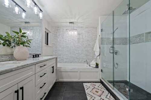 2775 Lyndene Road, North Vancouver, BC 