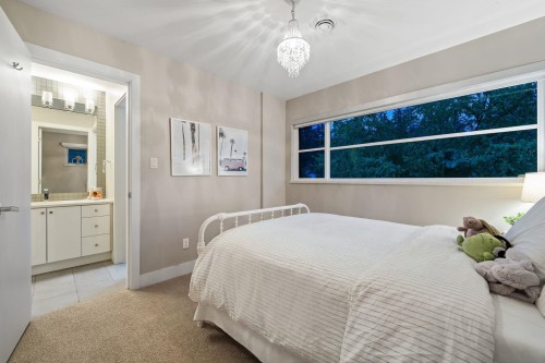 2775 Lyndene Road, North Vancouver, BC 