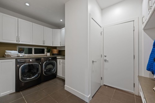 2775 Lyndene Road, North Vancouver, BC 