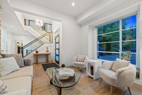 2775 Lyndene Road, North Vancouver, BC 