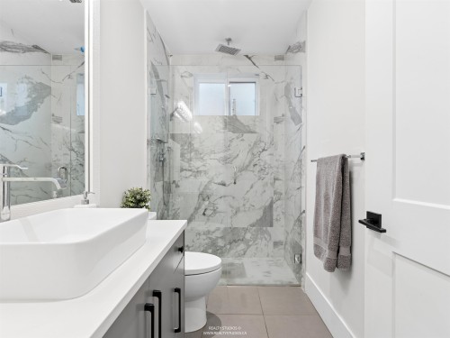797 18Th Avenue E, Vancouver, BC 