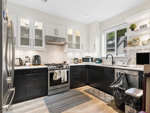 797 18Th Avenue E, Vancouver, BC 