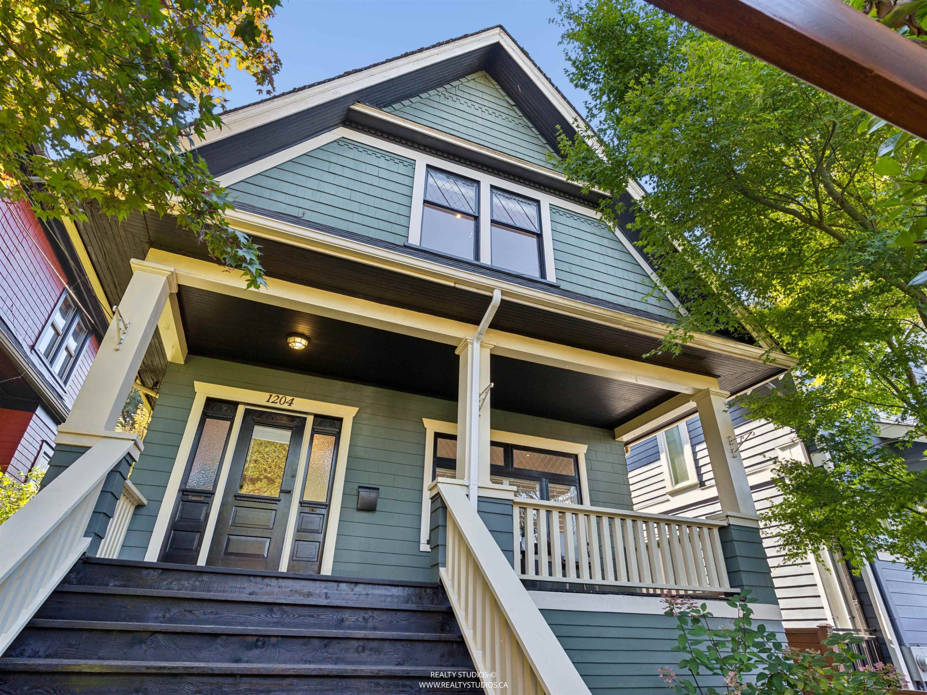 1204 14Th Avenue E, Vancouver, BC