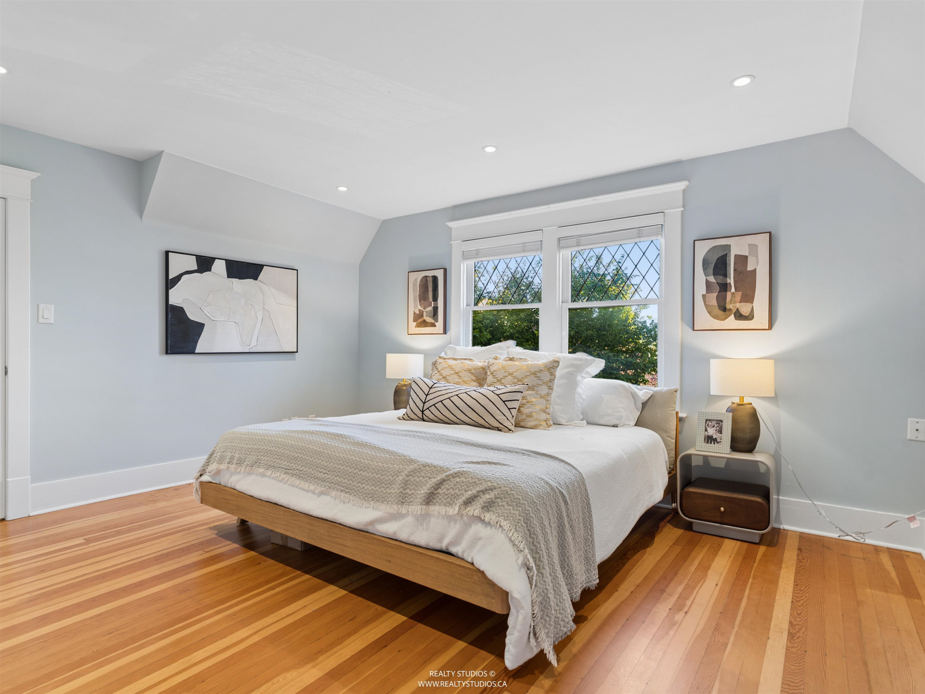 1204 14Th Avenue E, Vancouver, BC